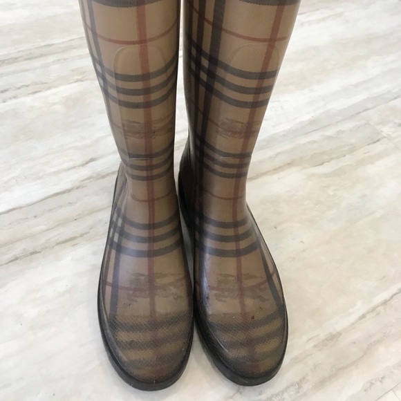 Burberry Shoes - Authentic Burberry Used Rainboots